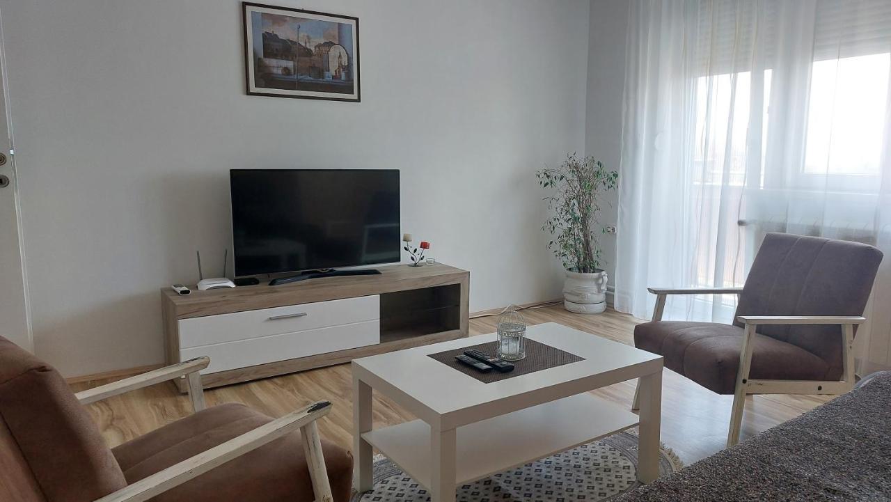 Apartman Centar سريمسكا ميتروفيكا المظهر الخارجي الصورة